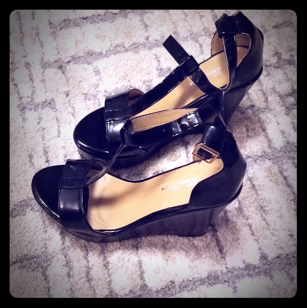 Luo luo sandals
